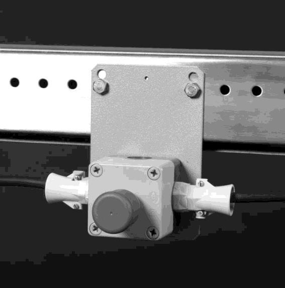 3.4.3 Emergency-stop-switch In addition, all belt conveyors can be equipped with one or more mushroom shaped emergency-stopswitches.