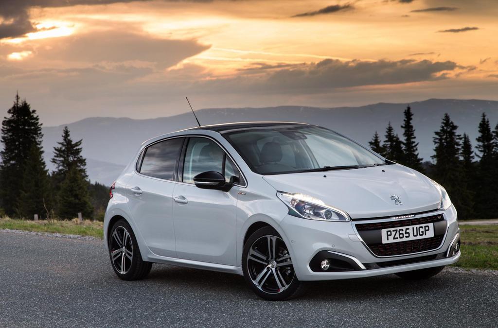 NEW 208 MOTABILITY New 208 The New Peugeot 208 has been re-energised with an assertive, strong and elegant style. Full LED rear light clusters with 3D claws add finesse to the new distinctive style.