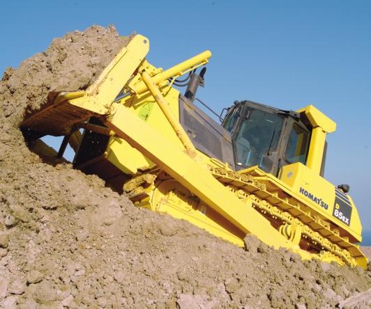 D85EX/PX-15 C RAWLER UNDERCARRIAGE DOZER Low drive undercarriage Komatsu s design is extraordinarily tough and offers excellent grading ability and stability.