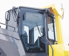 D85EX/PX WORK ENVIRONMENT Operator comfort Operator comfort is essential for safe and productive work.