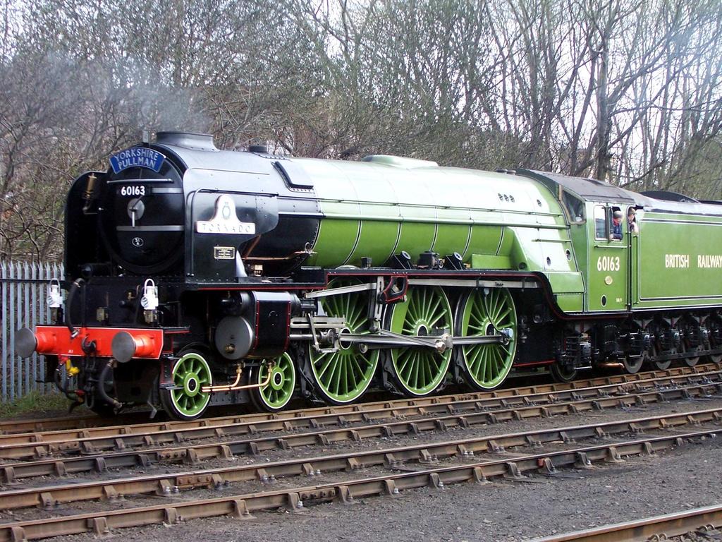 Your source for N Gauge news. 29.04.2009 Issue 8. Britain s newest steam locomotive gleams in the spring sunshine at the recent Barrow hill roundhouse LNER gala. Mike Hudson Collection. Hello!