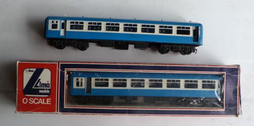 1.322 Non-Hornby 0-gauge - British Tri-ang 'Big-Big' plastic-moulded bogie Coach, in matching B.R.