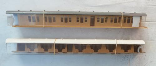 coaches. Qty. 2. Price pair Price ( ): 12.00 1.351 Other non-hornby 0-gauge Coaches - U.K.