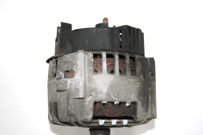 ALTERNATORS BROKEN / DAMAGED / CRACKED BRACKETS: (Broken Fins) Alternators with 2 or more broken fins on the same side of the same bracket- NOT ACCEPTABLE You will notice from the picture that the
