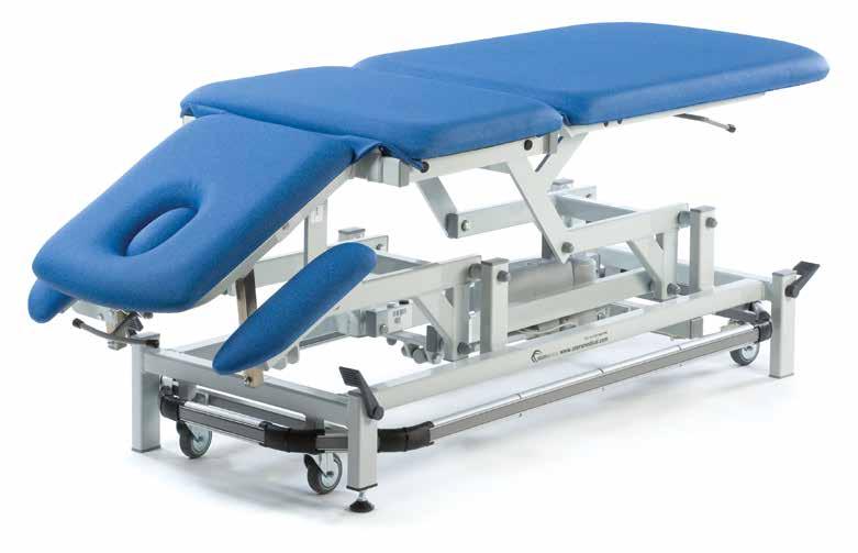 +80 +40-25 52cm 43cm 93cm Height range 45cm to 98cm Therapy 3 Section Plus Head Couch Designed with a short head section for head and neck mobilisation techniques, these versatile tables are suitable