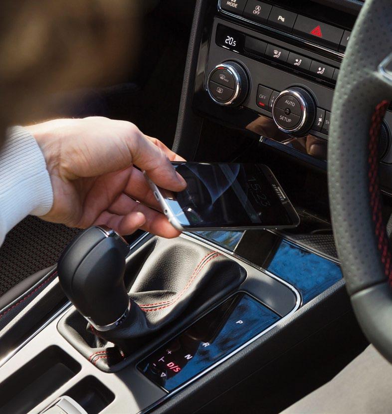 Full Link technology connecting your smartphone to the car for a seamless driving experience.
