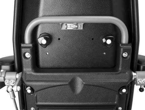 . Disconnect the seat angle cabling at the contacts on the general modules, which are fixed at the front of the back rest (see illustration). Loosen locking pin and knobs. 5.