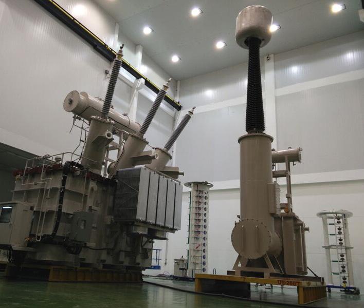 Power Transformers 230kV Power Transfomer (Left) 400kV Testing Transfomer (Right) 132/33kV 90/125MVA Power Transfomer Step-down transformers in substations and step-up transformers in power stations