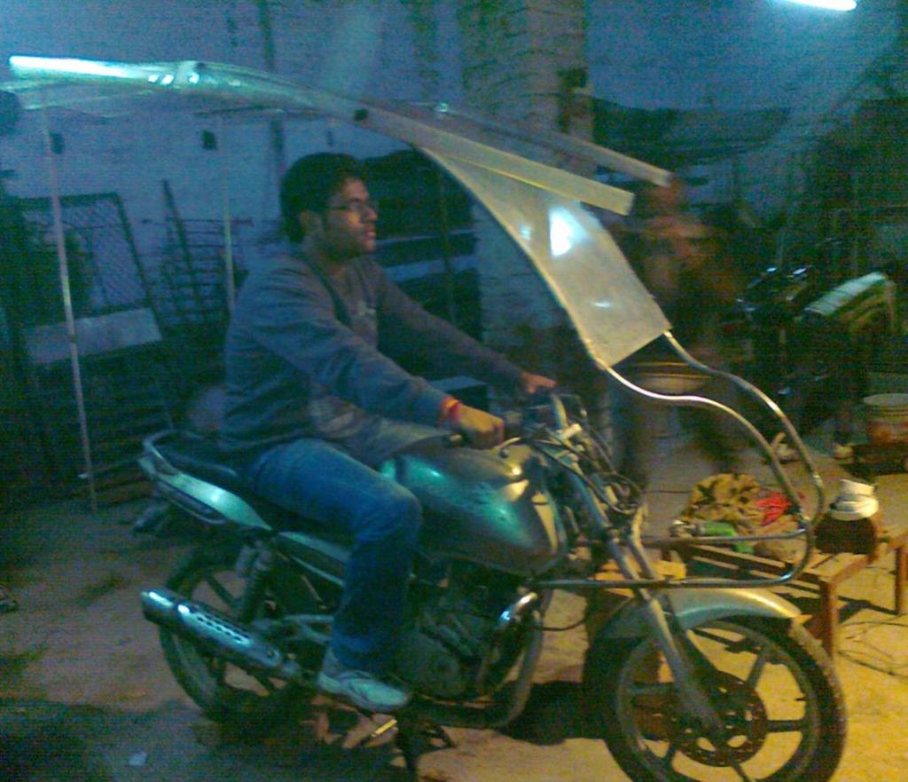 Figure 48: First Prototype with driver 7.2.3 People interaction After the prototype was completed, it was installed on a motorcycle and tested.