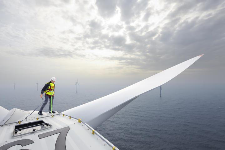 ABB in Wind Some Key Facts 30 years of experience ABB components in 40 GW Manufacturing and engineering wind products in