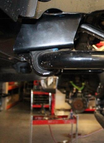 hardware to attach the sway bar to the drop brackets.