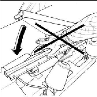 The distance between the stationary and the wrapping arm is between 25-40 mm (See Fig. 1). - Squeeze Danger Caused by Plastic Automation Fig.