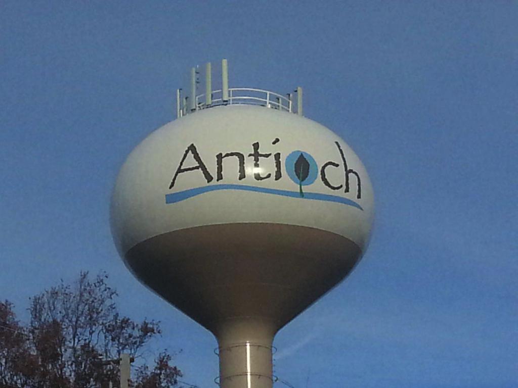 Water Distribution Committee 2015 Tank Photo Contest Winner Village of Antioch This 300,000 gallon water tower was