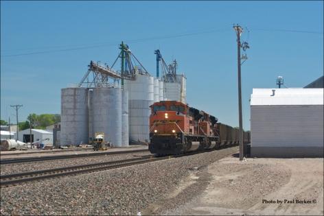 both GE and EMD! Lastly was a westbound mixed freight with two SD70M s.