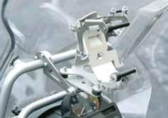 (Delivery schedule does not include the GPS bracket) 044-0770 040-0663 040-0667 GPS Adapter for R 1200 GS In order to position a GPS unit on the R1200GS so that you can see it properly we