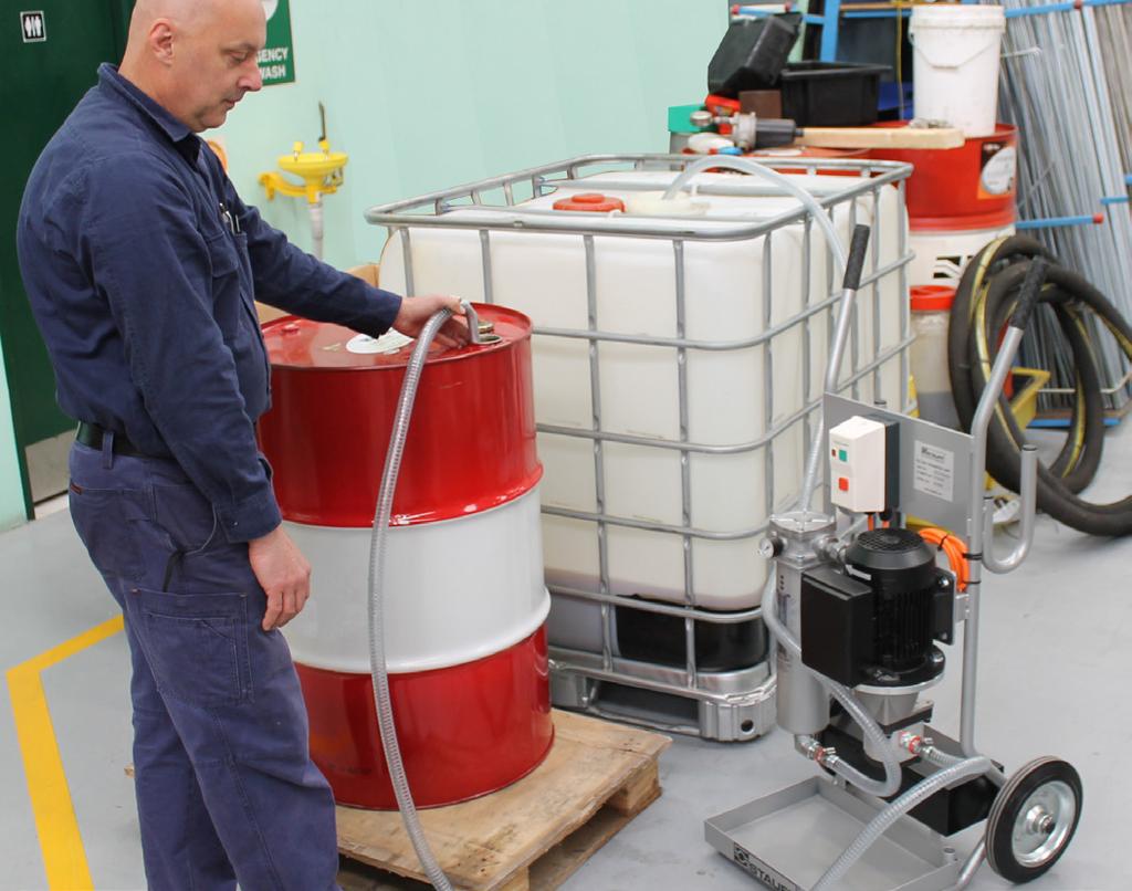 Introduction STAUFF Hire The STAUFF Hire programme offers an extensive range of Filtration Range Diagtronics Range specialised equipment for pipework installations, flushing The STAUFF Hire range