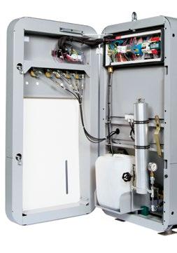 Front door: Easy access to control unit, condensate collecting tank and filter accessories.