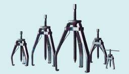 Dismounting Selection chart SKF external pullers Designation No. of arms Width of grip mm in. 24 26 24 SKF Standard Jaw Pullers TMMP 2x65 2 15 65 0.6 2.6 TMMP 2x170 2 25 170 1.0 6.