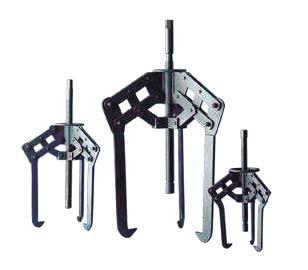 Versatile two and three arm mechanical pullers SKF Standard Jaw Pullers TMMP series Range of five different jaw pullers with two or three arms Maximum nominal span from 65 to 300 mm (2.6 to 11.8 in.