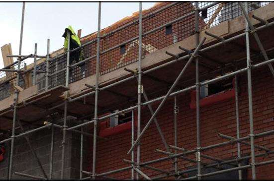 4.3.1 High Risk Work Intermediate Scaffolder SI It is a prerequisite that applicants for an intermediate scaffolding licence already hold or have passed assessment for a basic scaffolding licence.