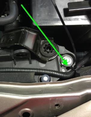 radiator support (see green arrows on picture 5). Picture 5 Picture 6 8.