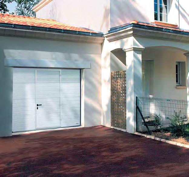 The door sill area The robust garage door leaf frame ensures that the garage door can not be bent even when opened.
