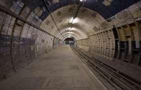 Fresh water & Sewers London, like most other major cities, has extensive underground infrastructure for fresh