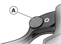 4 60 z Operation Clutch Adjusting clutch lever The distance between handlebar grip and clutch lever can be adjusted to any of three positions.