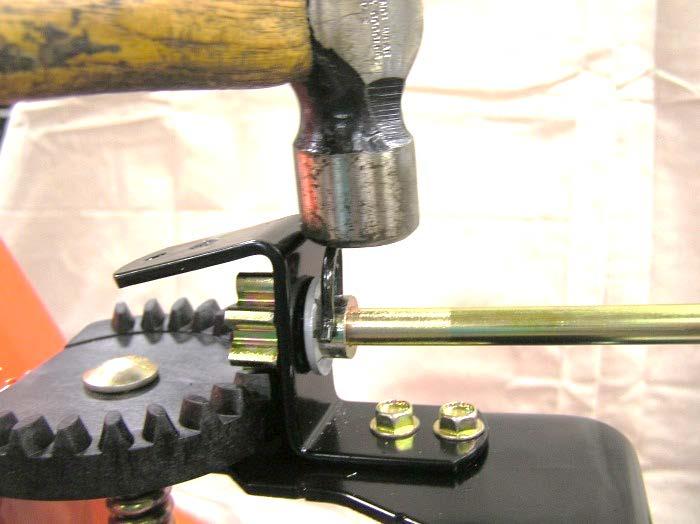 3. Connect the chute crank to the pinion gear on discharge chute with spring clip pin. 4.