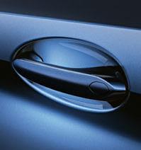 The Comfort access system makes it possible to open all four vehicle doors without using the key.