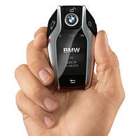 1 The BMW display key shows various information about the vehicle s status and allows selected functions to be controlled with an integrated touch display.