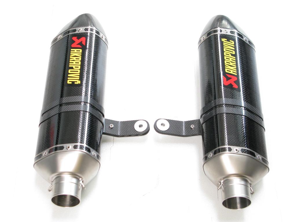 www.akrapovic.com IMPORTANT: do not fully tighten carbon clamps bolts yet! Figure 9 4.