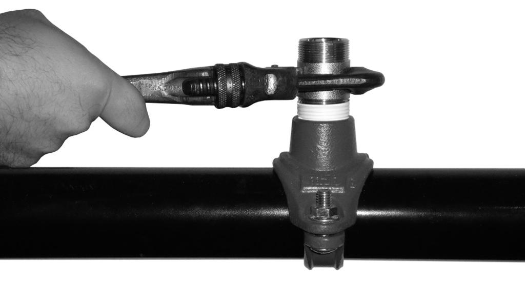 CONNECTION TO THE SPRINKLER PIPING USING AN ADAPTER NIPPLE AND A SERIES AH1, AH1-LP, AH, AH-LP, AH, AH-LP, AH-00, OR AH-68 FLEXIBLE HOSE WARNING The flexible hose shall not be bent or fluctuated
