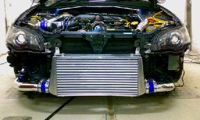 Install the cold air intercooler pipe as shown.