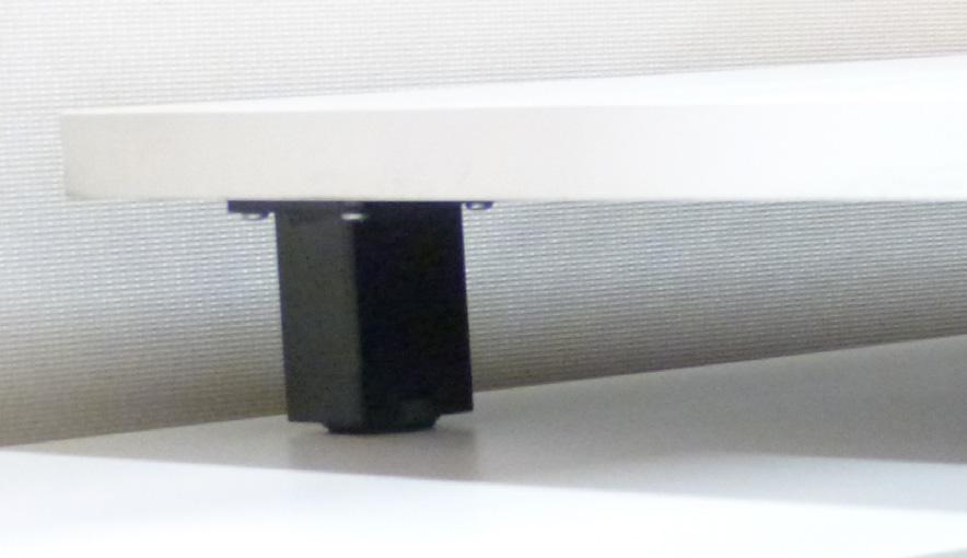 Docking Leg SKU: DOCKLEG If a laminate top is used on the low