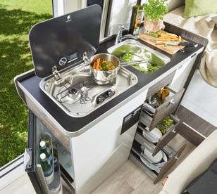 3 CO 600 D / 60 E 5 CO 600 50 D / 60 E CO 600 D / 60 E With the Columbus you can choose between the compact kitchen in the 50D, slide-out kitchen in the 600D