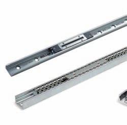 1 Product explanation Product explanation Easy Rail is a linear ball rail system (with caged ball bearings for the SN series or with recirculating ball bearings for the SNK series) with single slider