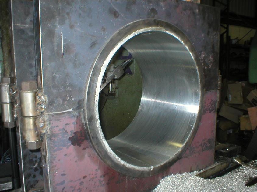 ER 21 Ships White Metal Bearing This White Metal Bearing was flame metalsprayed in Australia during June 2005. The bearing has a diameter of 450mm and a length of 350mm.
