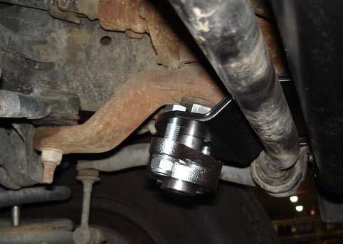 NOTE: Make sure the inner bearing surface is able to rotate on the sector shaft. 12mm X 40mm Bolts 10mm X 35mm Bolts 9.