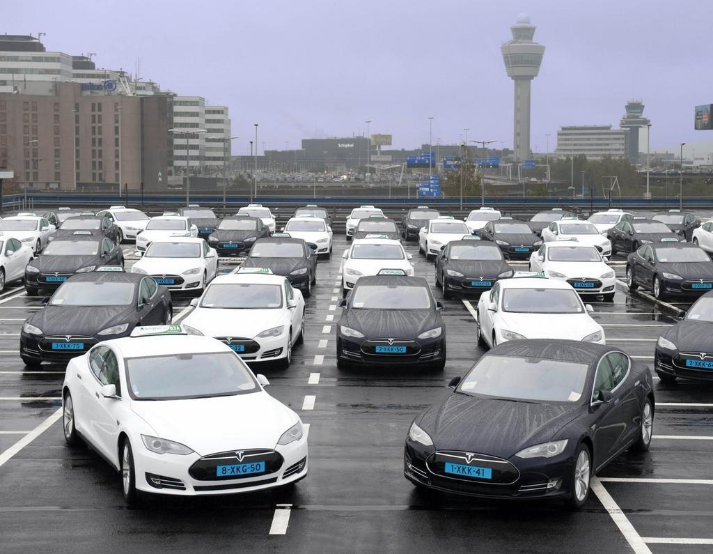 Electric taxis in the Netherlands 2014: more