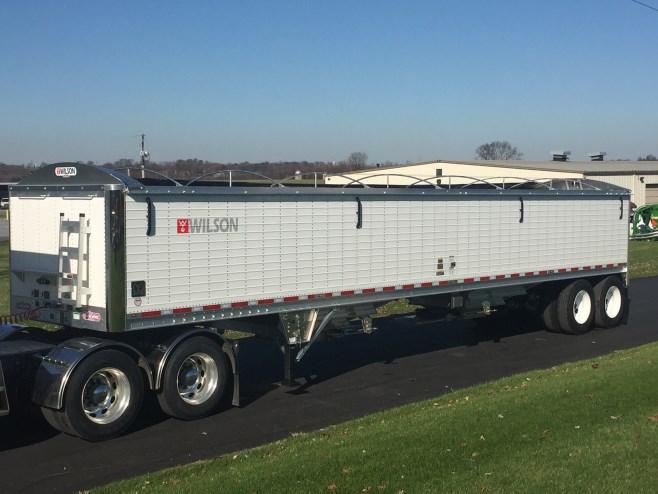 New Feed Trailer 2016 WALINGA auger Blower Trailer 40 ft. long, 48 cubes per ft. (1920 total cubic foot capacity), All steel components galvanized, NY Spec. 102 in.