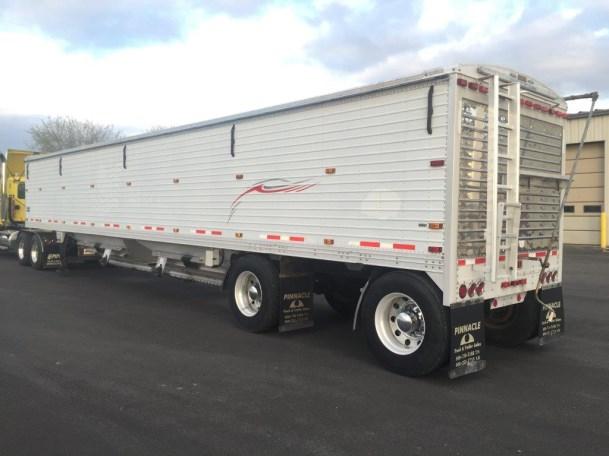 5 tires Roll tarp, 2 Rows of 9 clearance lights (per side) Stainless steel rear end. 2005 Timpte Hopper Bottom 40 ft.