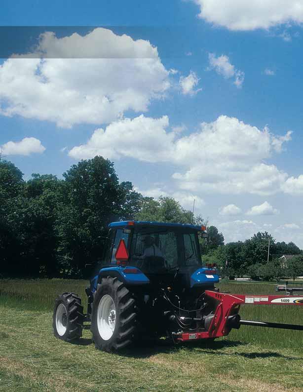 Fast field speeds in tough conditions Make your choice of rubber-roll or flail conditioning for fast drydown and earlier baling.