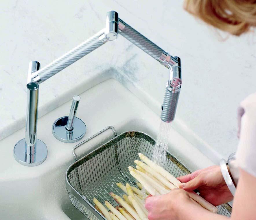 The Karbon shown with the new Kohler Indio undermount sink see page 123 Karbon The Karbon mixer tap offers total range of motion, putting water exactly where it needs to be - freeing your hands