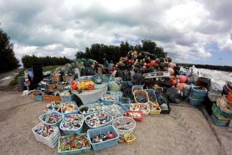 Removal Community-based marine debris removal grants Grants