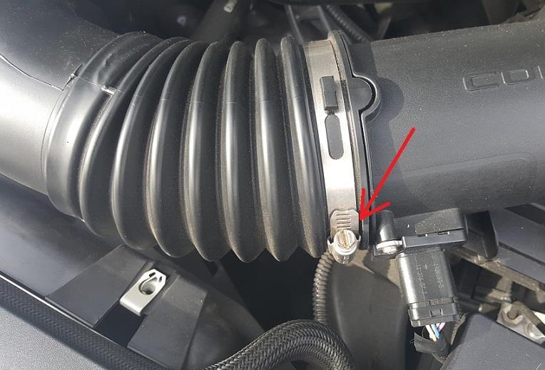 Use the Towel to cover the engine cover or wrap tower brace to keep parts from scratching against each other.