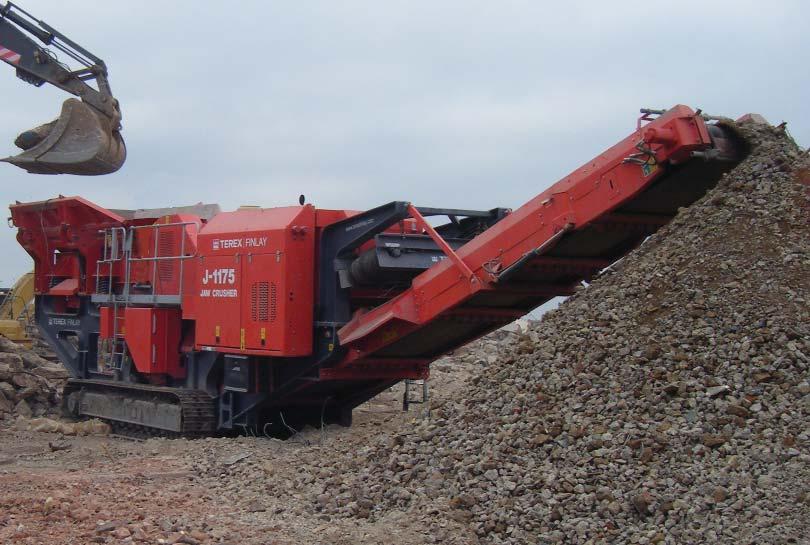 Hydrostatic drive, reverse crushing action to assist in clearing blockages are all major features of this unit.