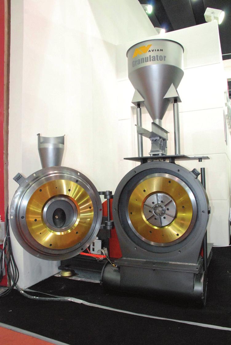 ZM300 PULVERISER Electric Motor 30KW (40HP) 300mm Dia. Discs Discs manufactured from D2 steel, hardened to 58-60 RC Air cooling Water cooling at determined temperatures.