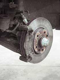 Documentation of a disc brake repair 1 Start of brake repair Check that brake discs and/or pads have