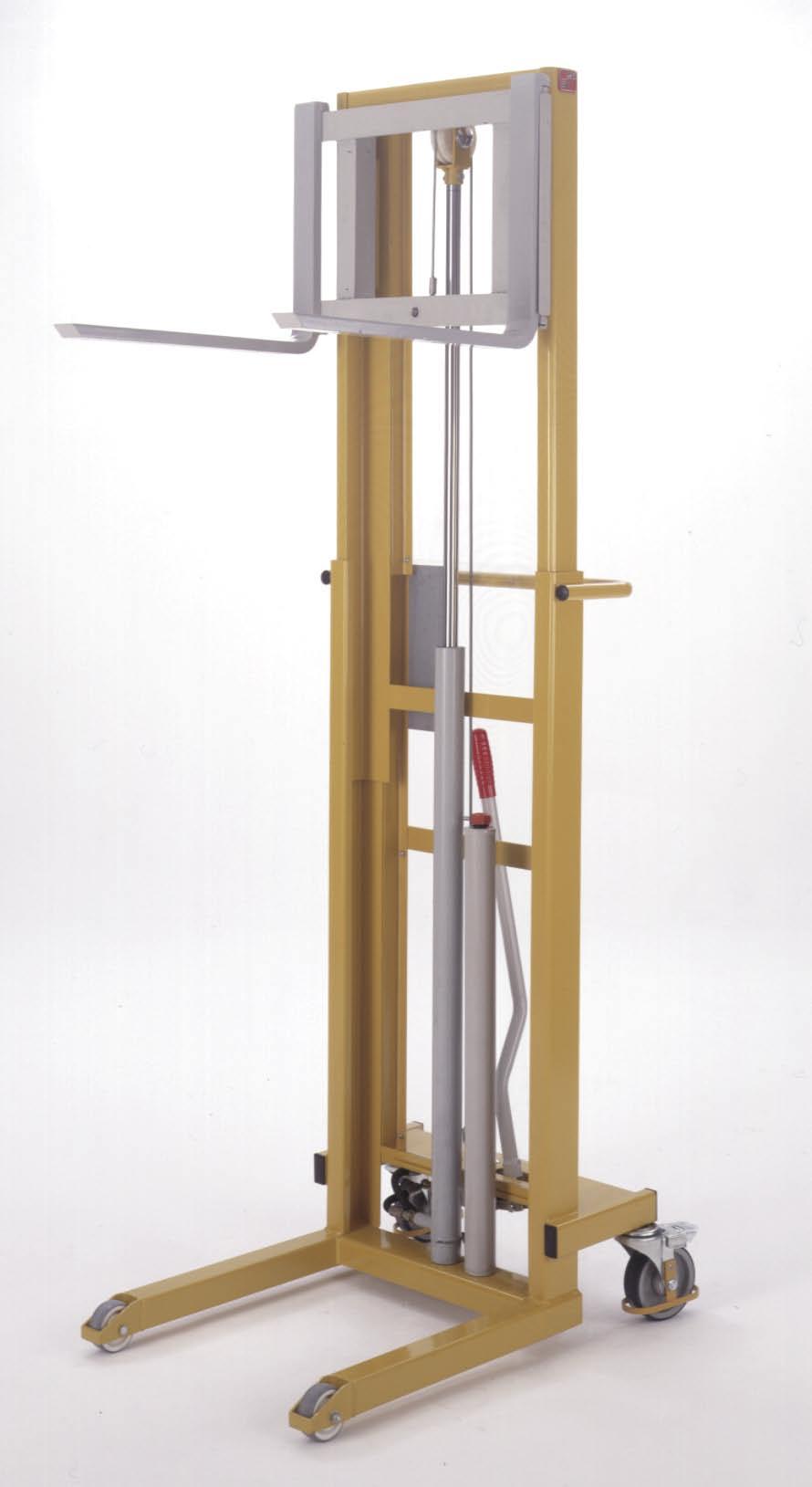 Industrial Telescopic - hand hydraulic 141 Capacity 250kg Hand hydraulic Telescopic twin mast Lift height 1540mm Ideal for mobile general lifting and handling operations in both workshop and